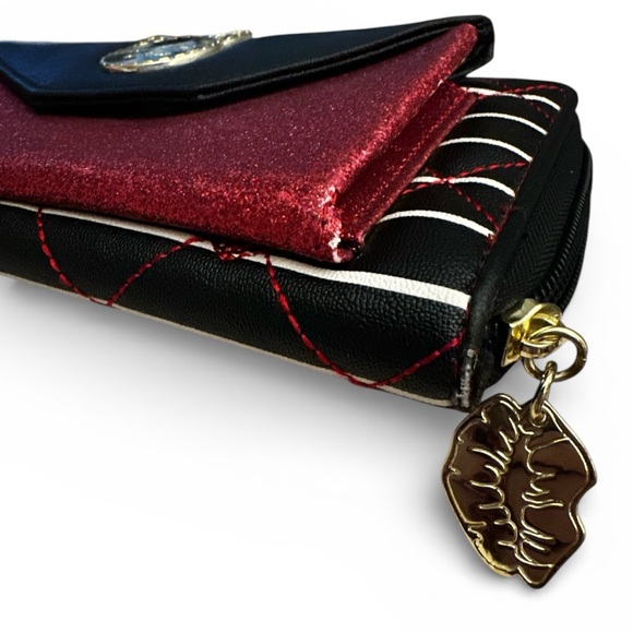 Betsey Johnson Glitter Striped/Lips Wallet with Cat Emblem - Picture 6 of 8